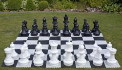 Zahradní plastové šachy bez šachovnice